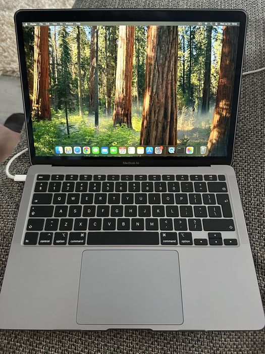 Macbook Air 2020 13” I5 aproape nou
