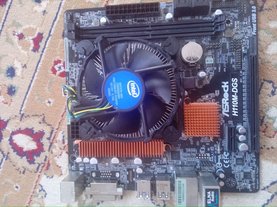 Материнская плата с процессором