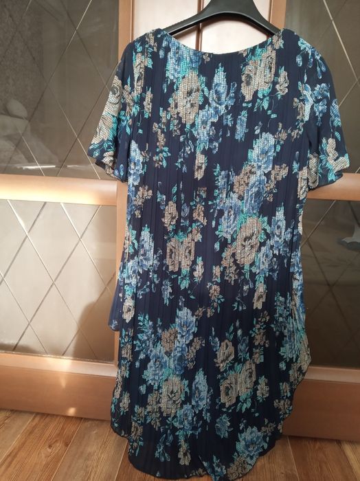 Продам платье летнее, размер 42.