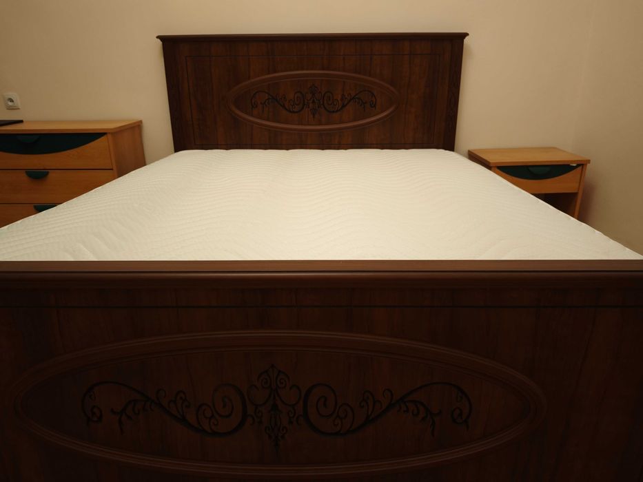 Двухспальная кровать