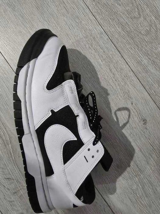Vand Nike Sport Dunk Low.