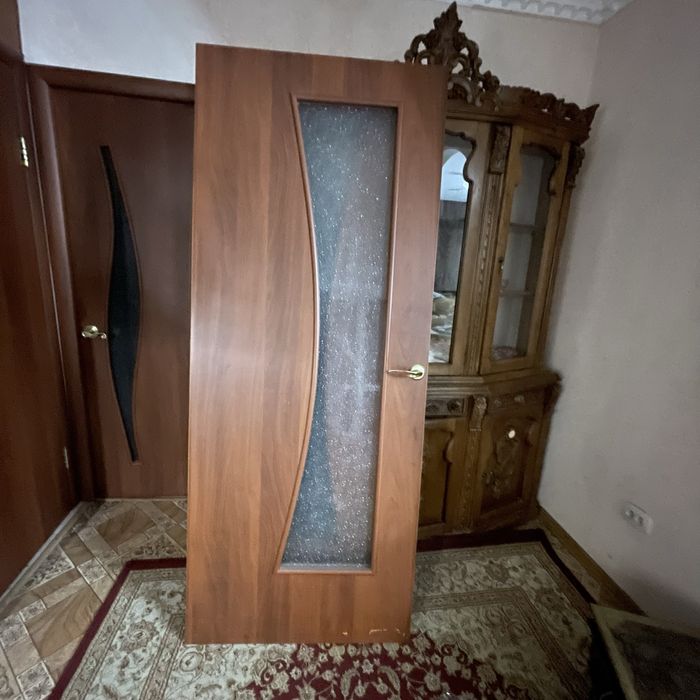 Двери б/у межкомнатные
