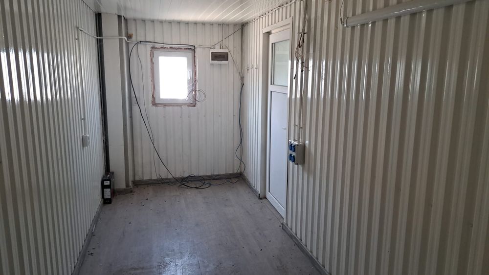 Inchiriez hala metalica langa piata auto