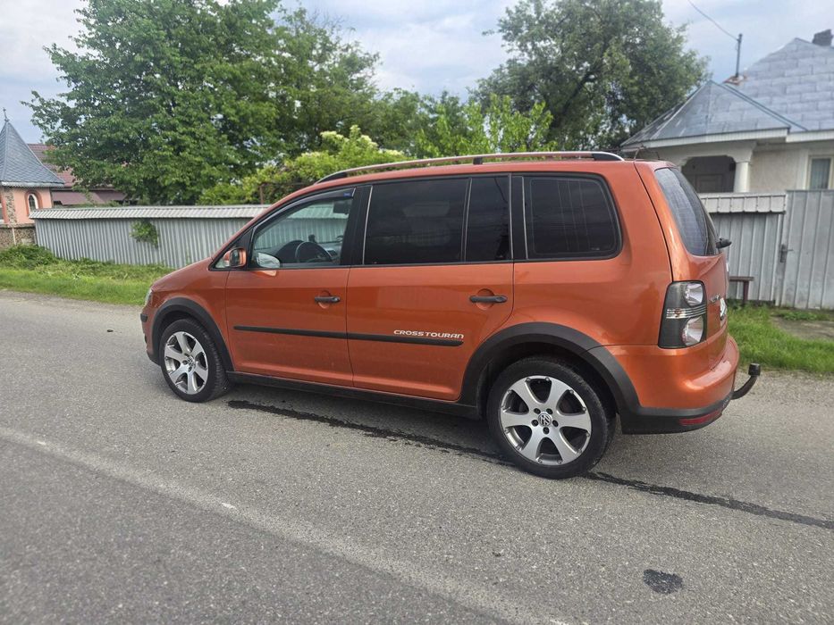 Touran Cross 1.9 Diesel,105 cai