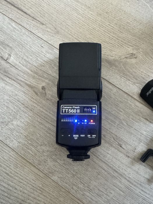 Вспышка GODOX TT 560II