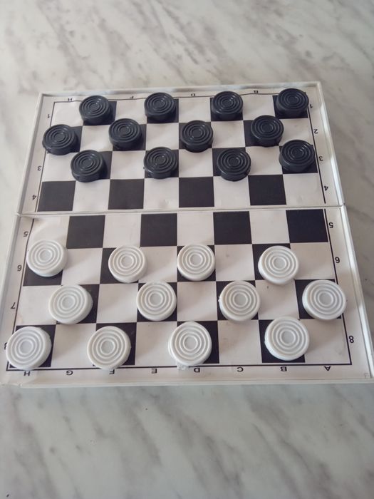 Shaxmat va shashka doskasi