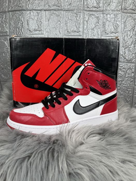 Nike Air Jordan 1 High Chicago