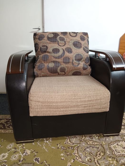 Vând 2 fotolii impecabile