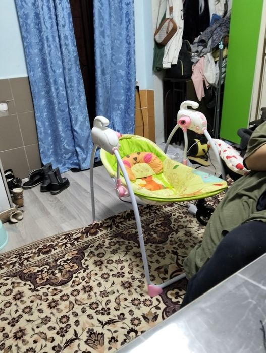 Качеля шезлонг продам