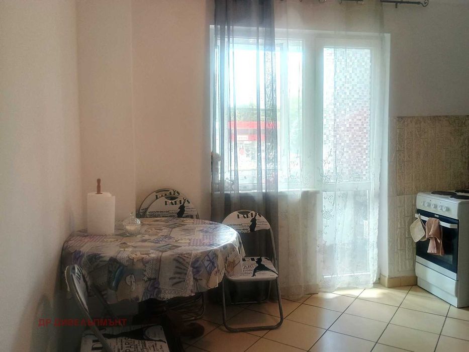 Продава се Тристаен апартамент в София, Фондови жилища - 84 кв.м за 2096 €/кв.м - Снимка #12