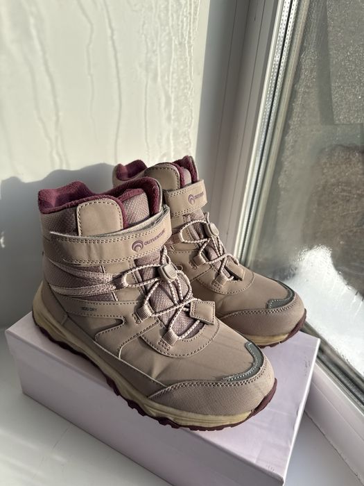 Продам спорт сапоги жен. 15 тыс 35 размера весна осень