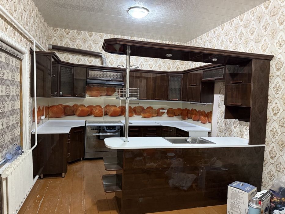 Oshxona mebeli sotiladi