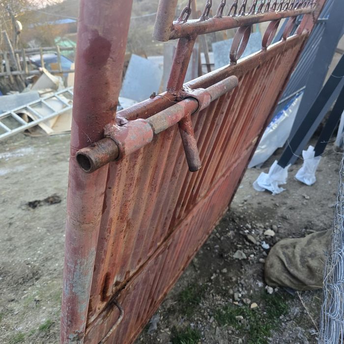 Портална врата 3м.+ 2 тръби по 3м.,6 панти