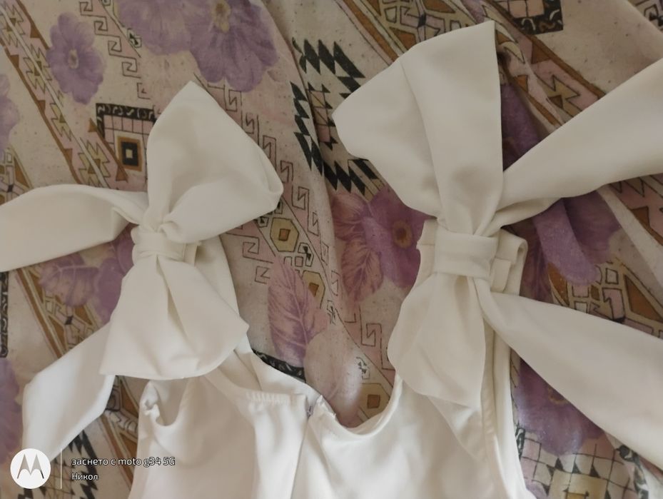 Рокля с панделки