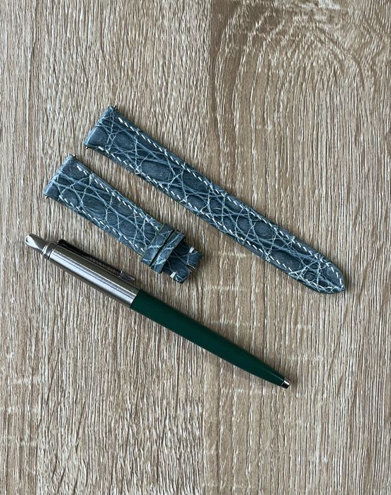Curea pentru ceas din piele de crocodil, turcoaz, cusută manual
