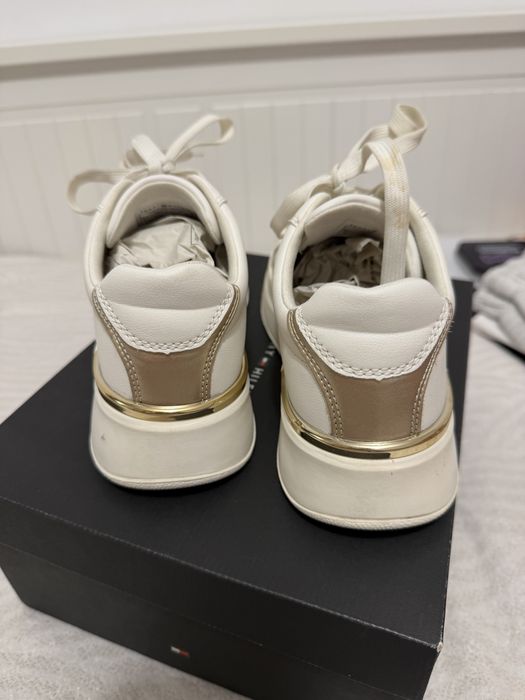 Pantofi fete Tommy Hilfiger marime 36