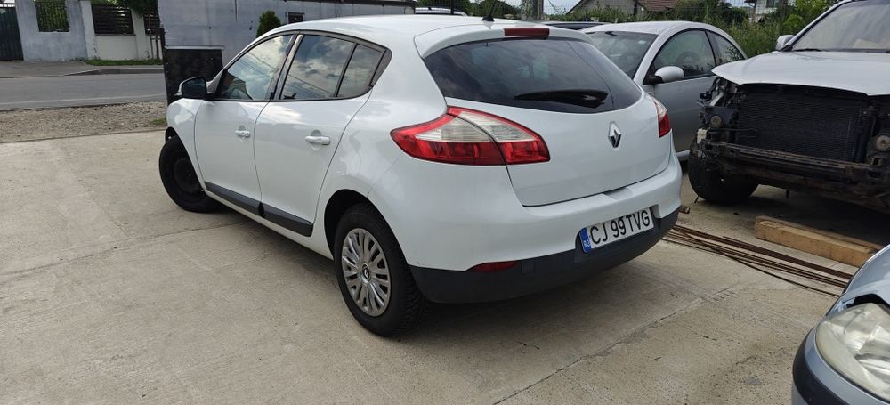 Vindem piese rezultate din dezmembrarea unui Renault Megane 3