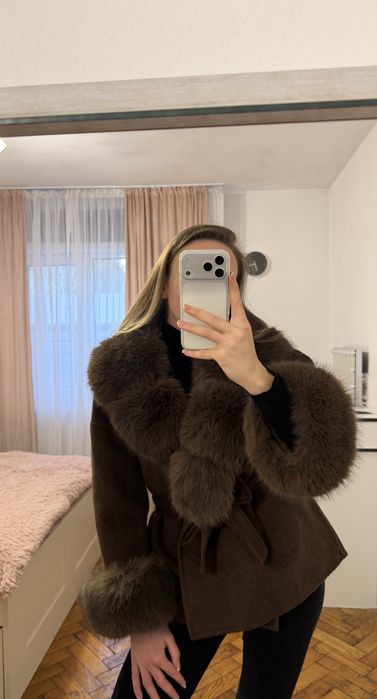 Haina de blana eleganta