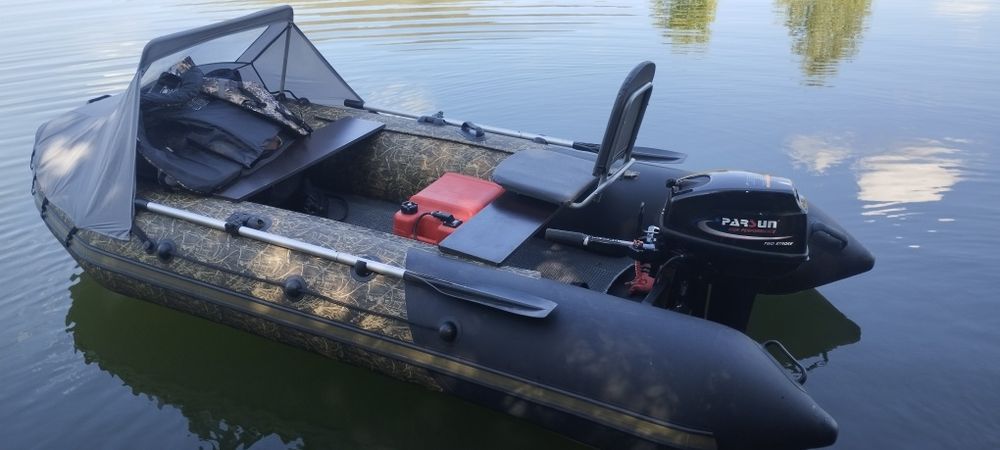 Продам лодку с мотором