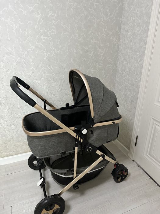 Срочно продаю коляску