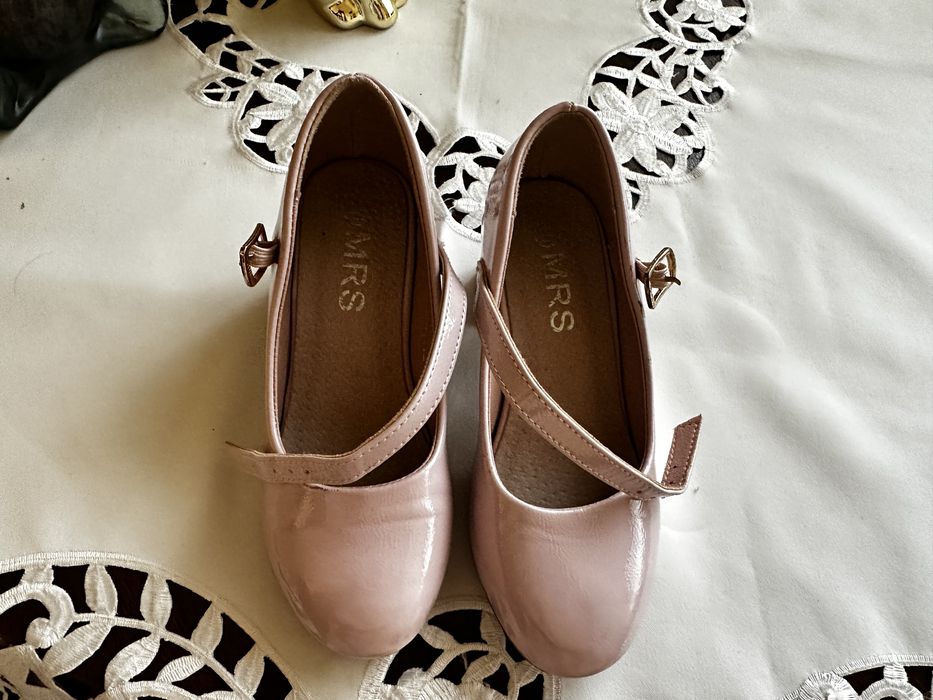 Pantofi eleganti fetite