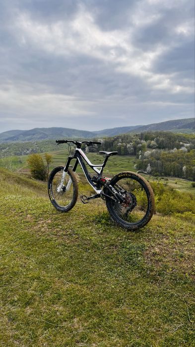 Vând Specialized Demo 8 I – 2012
