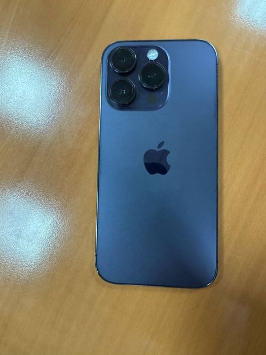 Iphone 14 pro purple