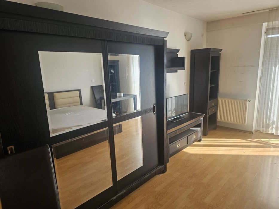 De inchiriat apt 1 canera modern, Reghin in Blocul politiei.