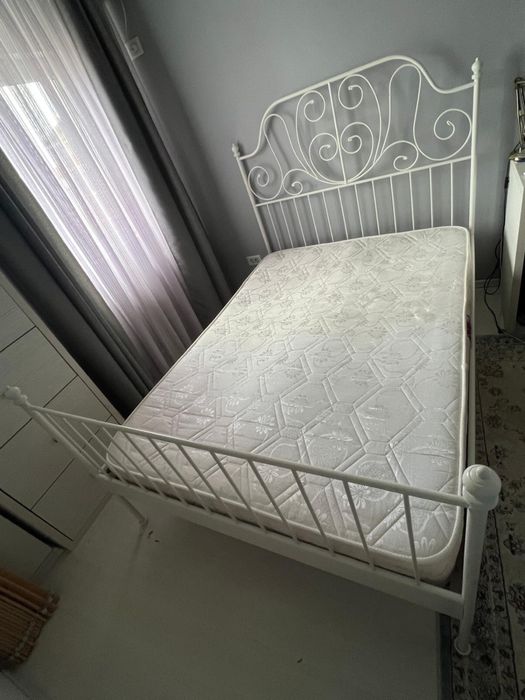 Pat metalic IKEA 140×200 cm cu saltea si somiera
