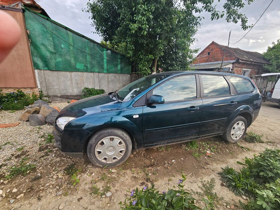 Ford focus 2007 luna 10 ( octombrie)