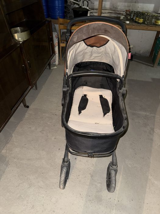 Kolyaska juda yaxshi holatda