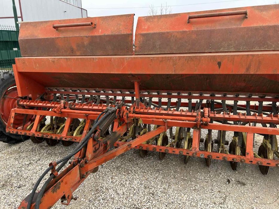 Сеялка СЗУ за слята повърхност