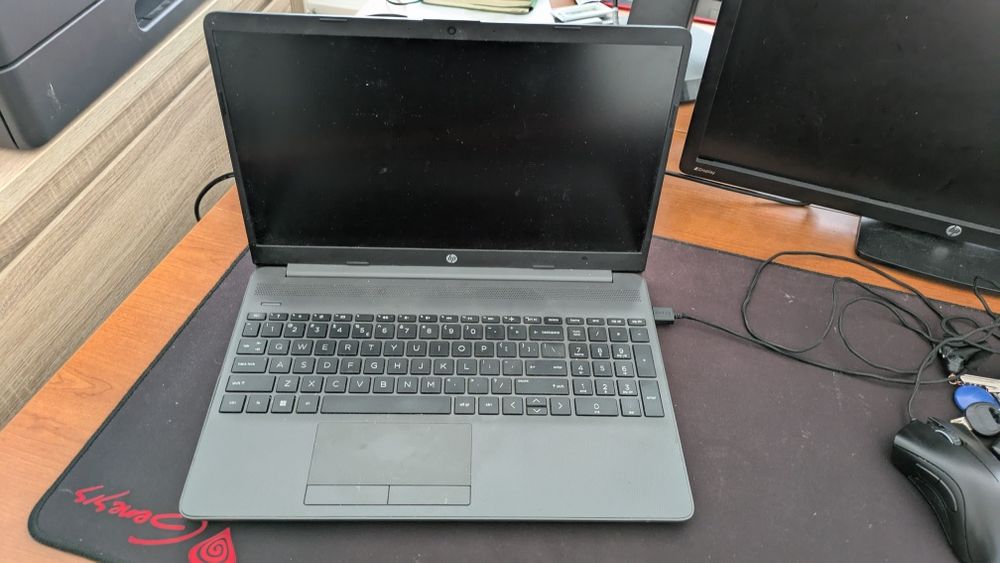 Laptop HP Ryzen 5 3500U