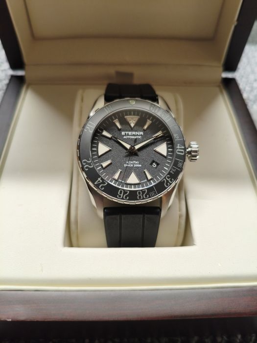 Eterna Kontiki diver 44 mm.