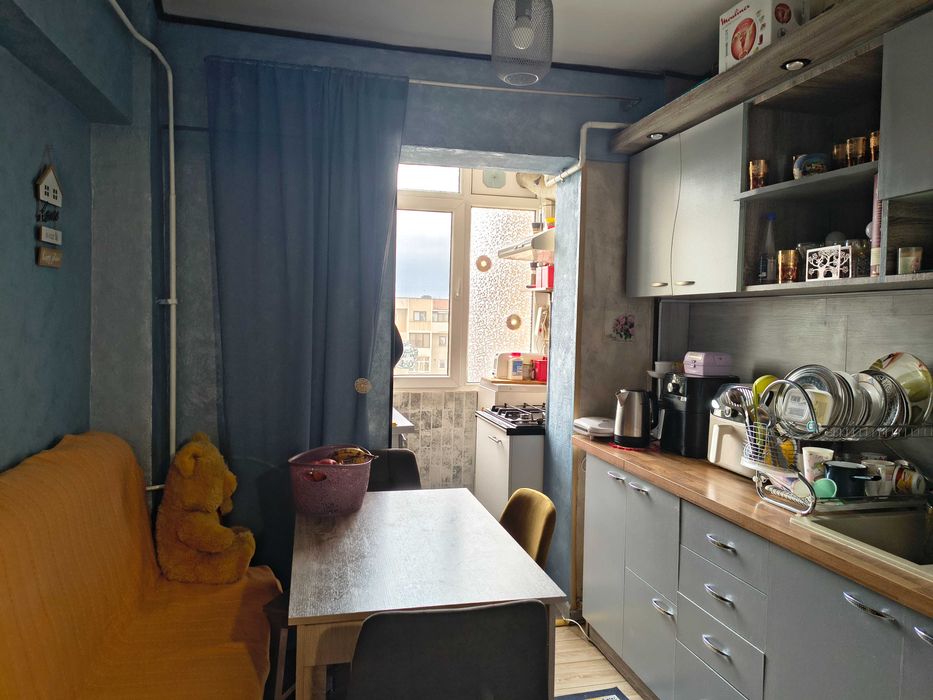 Vand apartament 2 camere decomandat