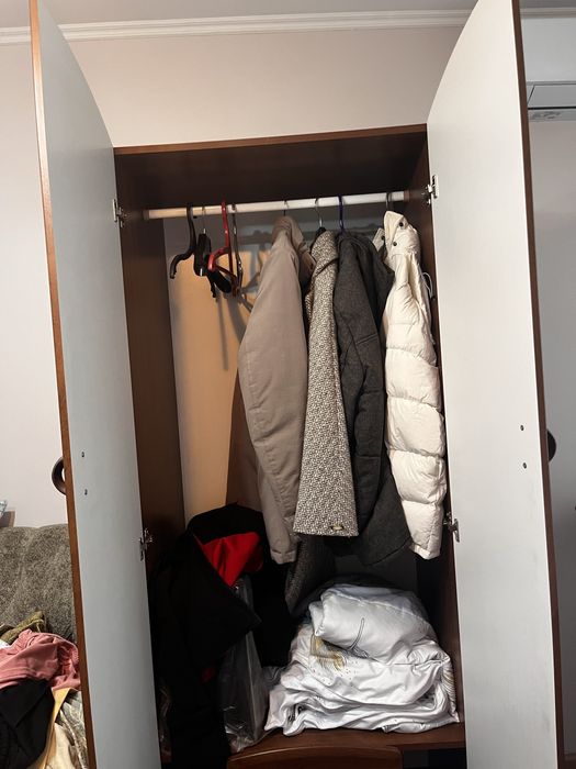 Шкаф деревянный