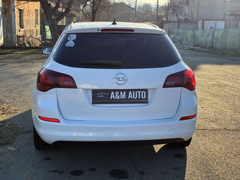 Opel Astra 1.7CDTI 2012г