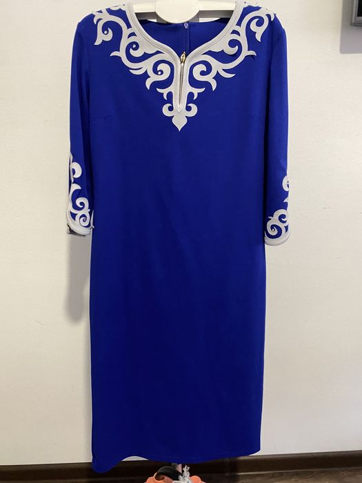 Каждое платье по 5