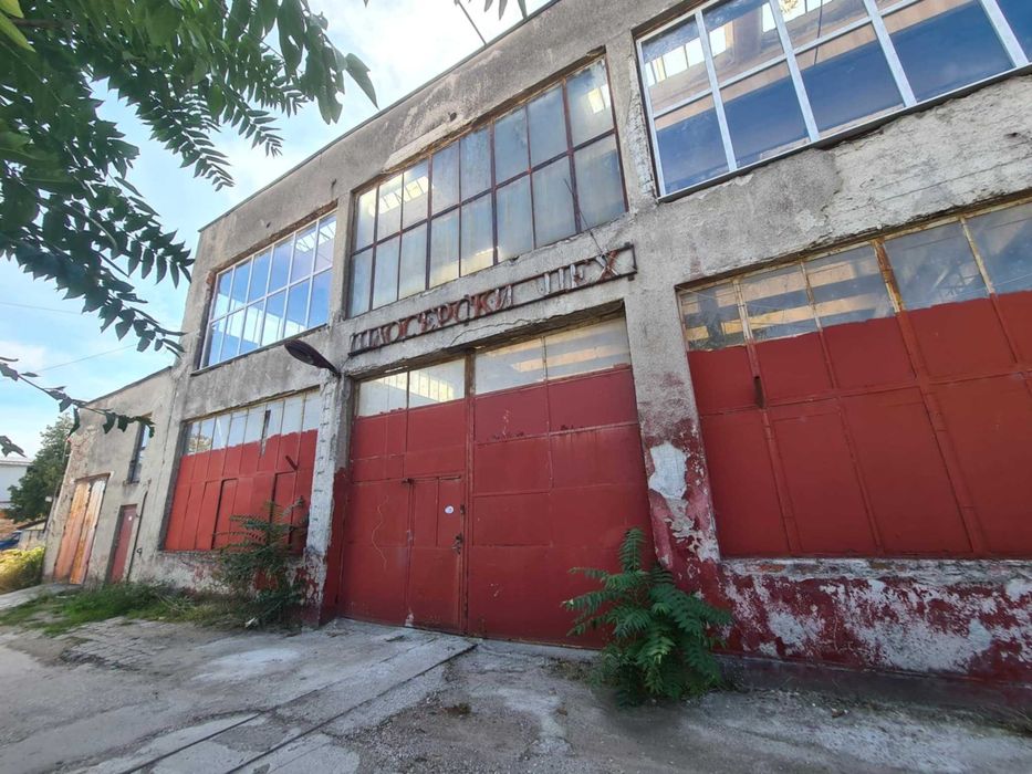 Продава се Промишлена сграда в Хасково, Промишлена зона - Изток - 1756 кв.м за 114 €/кв.м - Снимка #1