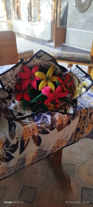 8-mart uchun chiroyli gul buketlari 
Tavsif:
8-mart — Xotin-qizlar b