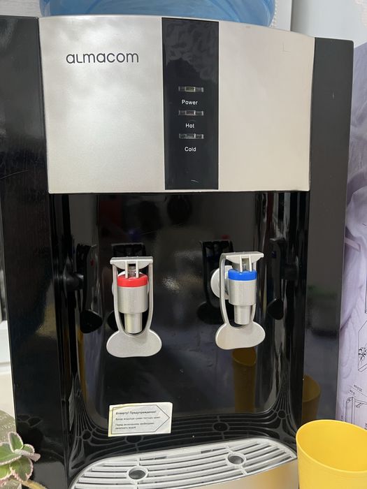 Кулер для воды настольный Almacom