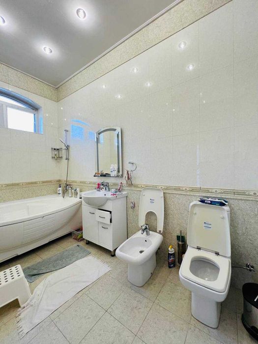 Аренда дома на Ивлиева  7 соток 8 комнат 5000 у.е