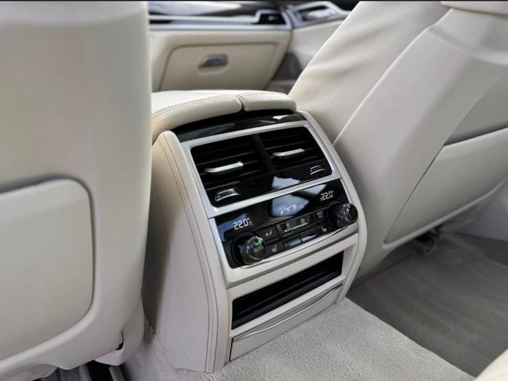 Vând BMW 740 X-DRIVE, 2017