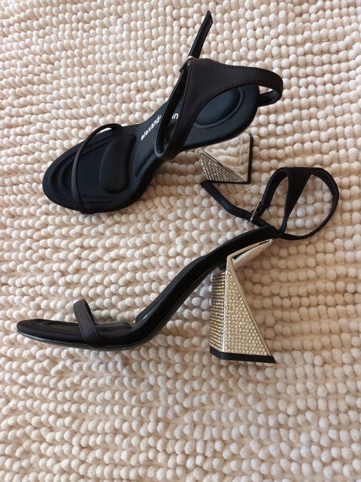 Gucci Amina Muaddi Alexander Wang Louis Vuitton