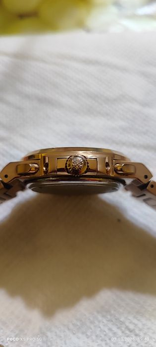 Продавам часовник патек филип