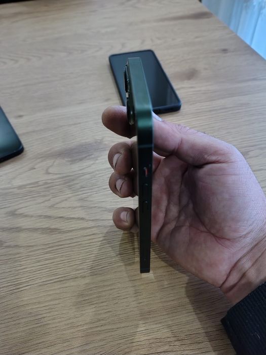 Vand iphone 13 display original pentru piese