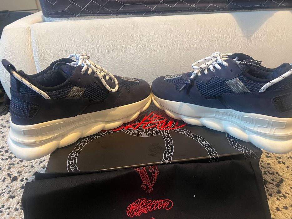 Versace chain reaction