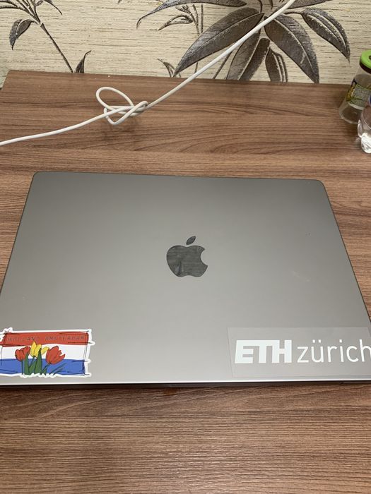 Apple MacBook Pro m1 1tb