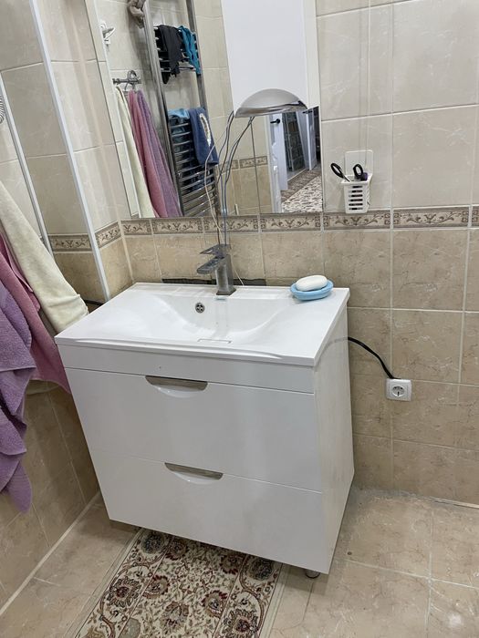 Продам раковина с зеркалом