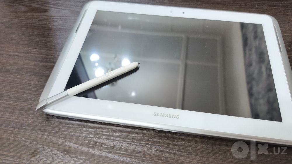 планшет Samsung.